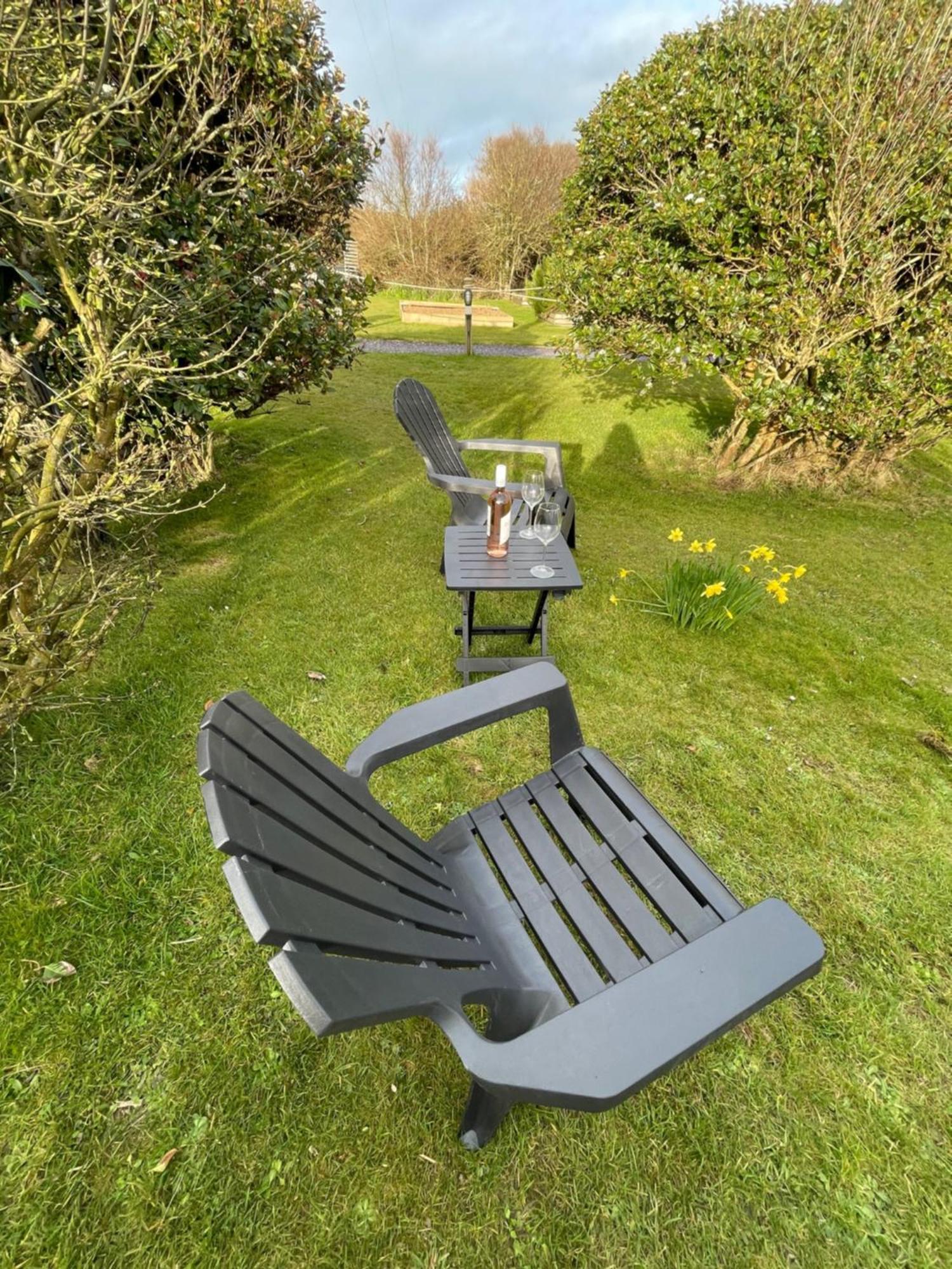 The Little Garden Hideaway With Stunning Sea Views And Garden Bed & Breakfast Holyhead Dış mekan fotoğraf